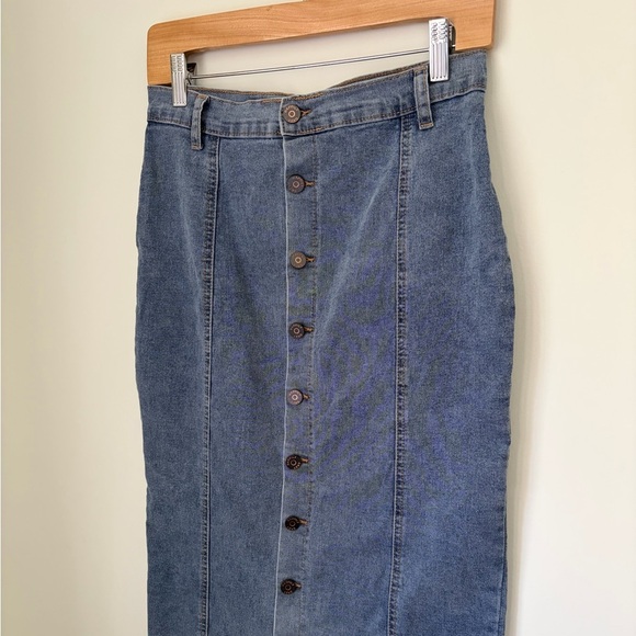 Happily Grey Denim Button-Front Midi Skirt - Picture 2 of 6